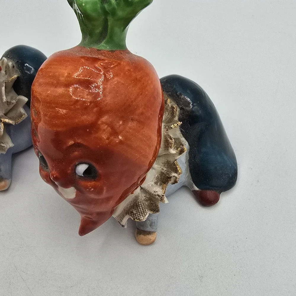 Anthropomorphic Carrot Heads Vintage Salt & Pepper Set